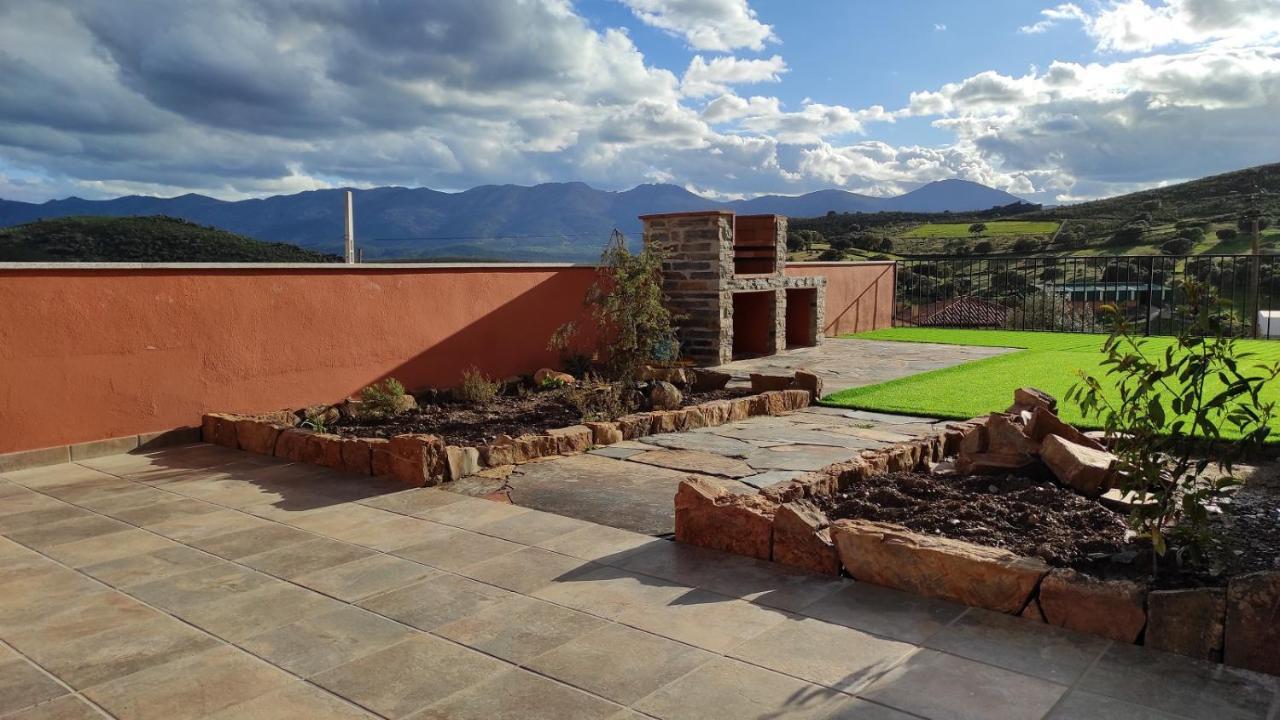 Casa Rural La Colmena Del Geoparque Navatrasierra Exteriér fotografie