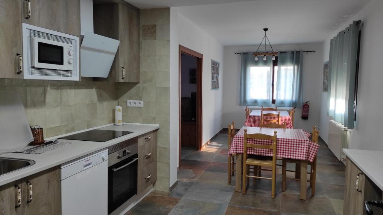 Casa Rural La Colmena Del Geoparque Navatrasierra Exteriér fotografie