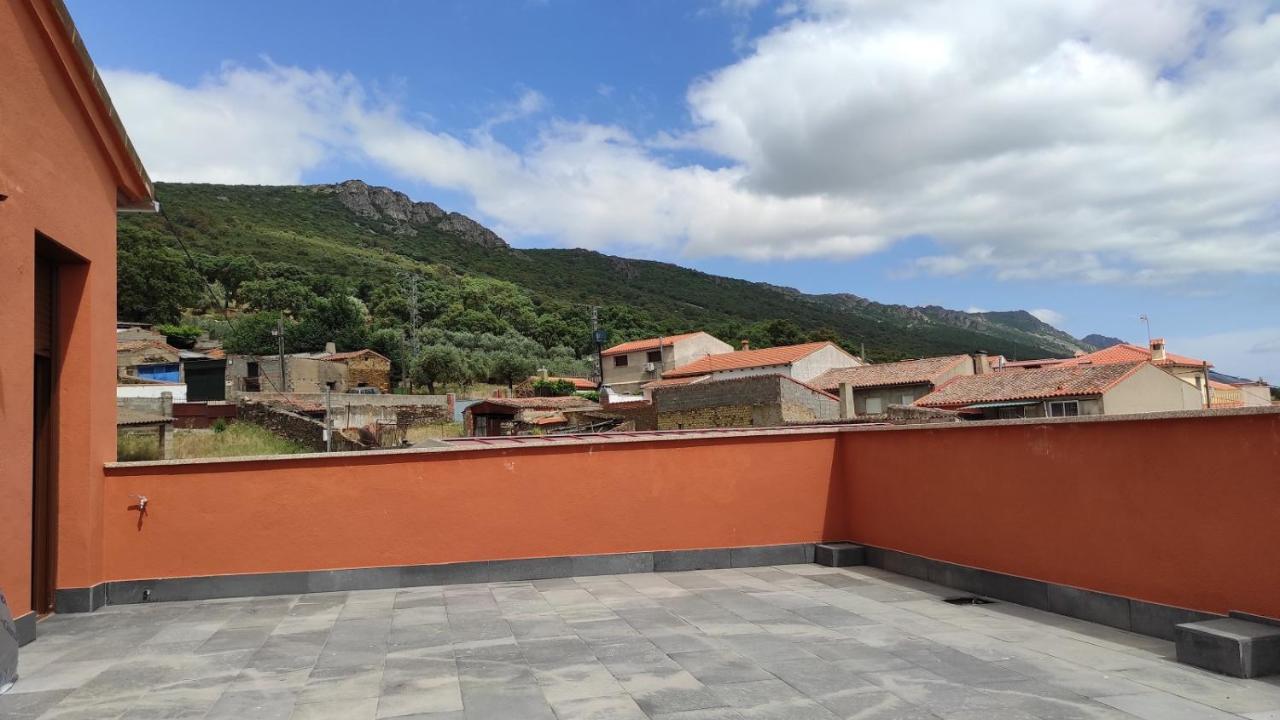 Casa Rural La Colmena Del Geoparque Navatrasierra Exteriér fotografie