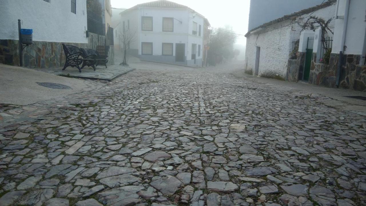 Casa Rural La Colmena Del Geoparque Navatrasierra Exteriér fotografie